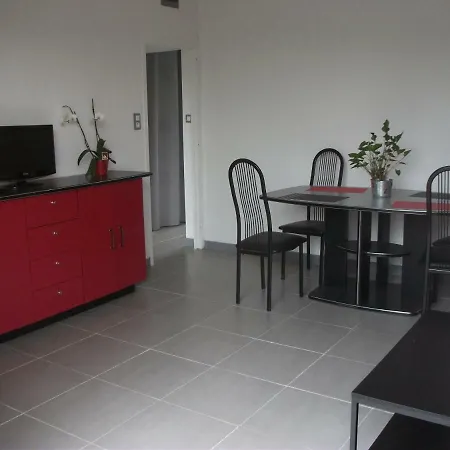 La Maison D'eric Et Nathalie Nyaraló